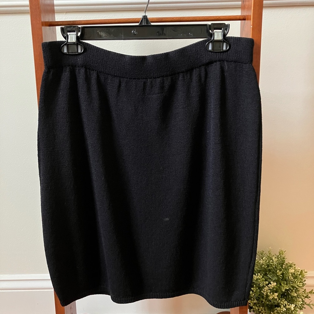 St. John Collection Black Knit Pencil Skirt
